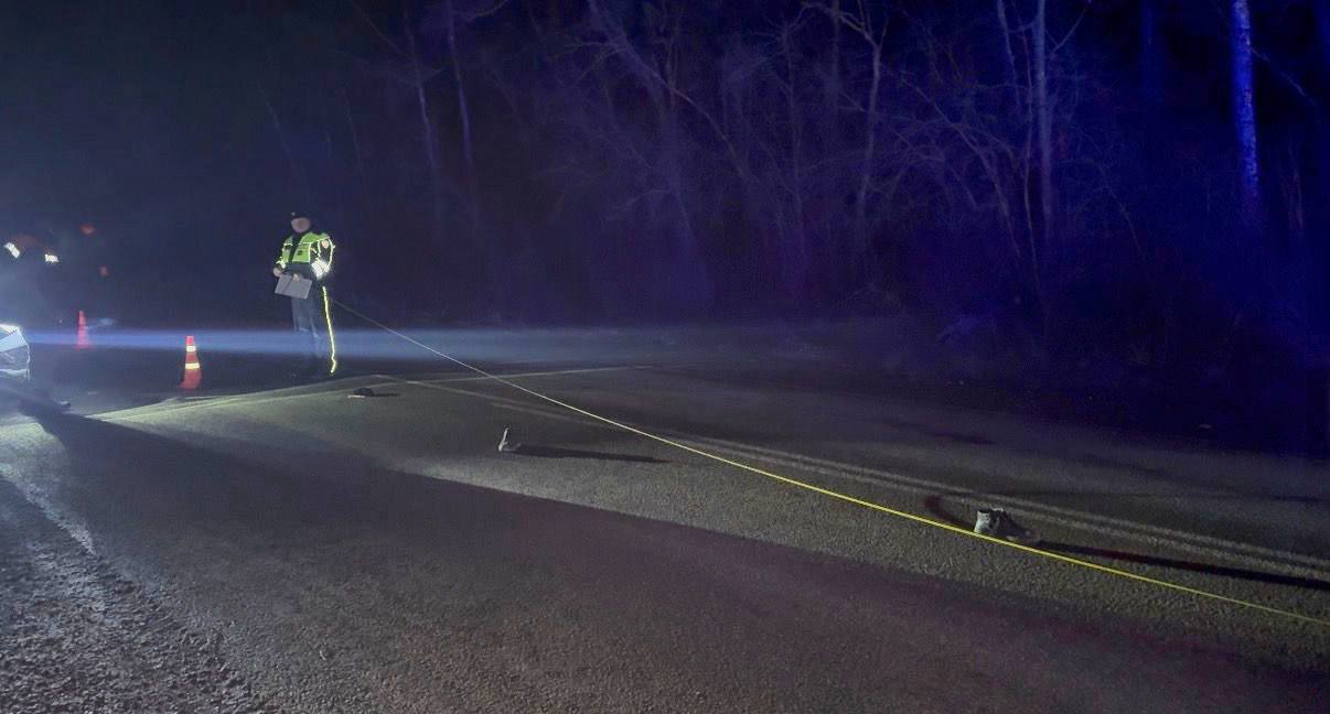 Свердловские автоинспекторы устанавливают обстоятельства смертельного ДТП с пешеходом Свердловские автоинспекторы устанавливают обстоятельства смертельного ДТП с пешеходом
