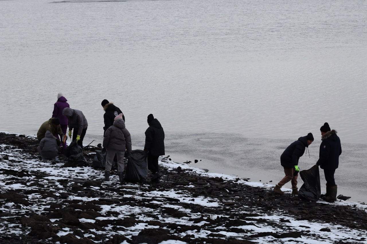 В Сысерти прошел второй субботник на береговой линии Сысертского пруда В Сысерти прошел второй субботник на береговой линии Сысертского пруда