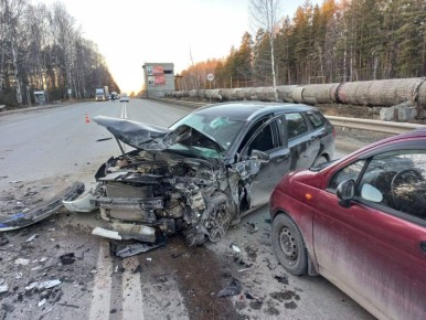 Прокуратура взяла на контроль выяснение обстоятельств ДТП на въезде в г. Верхняя Пышма с участием трех автомобилей, в котором погиб водитель и пострадала 3-летняя пассажирка