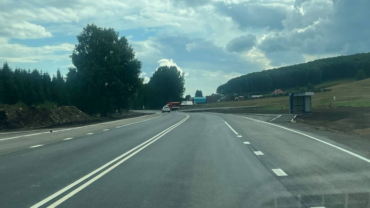 30 километров дорог, связывающие сельские территории, отремонтировали в Свердловской области