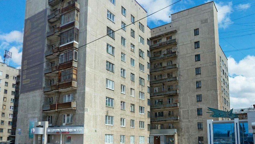 Три недели без лифта в девятиэтажке на Уралмаше