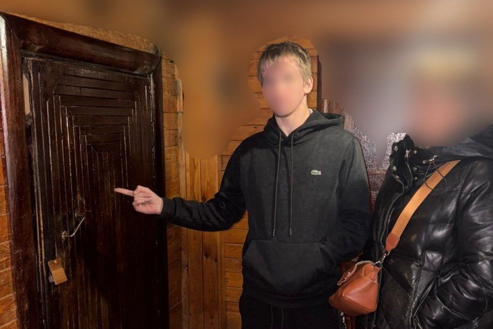 Трагедия в Ирбите. 15 ноября в Ирбите 25-летний мужчина в алкогольном опьянении ударил ножом своего отчима в грудь