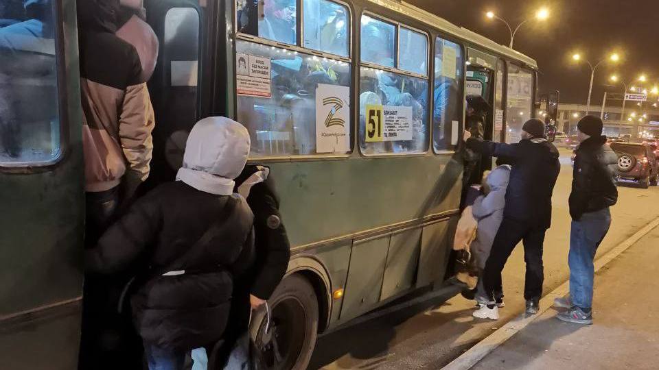 «Денис Владимирович, когда в Екатеринбурге исчезнут «Богданчики»?» — этот вопрос горожан уже готов к прямой линии с губернатором