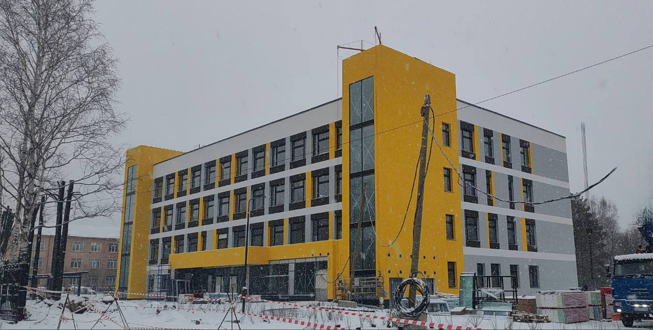 Денис Паслер сообщил о завершении строительства четырёх поликлиник до конца года