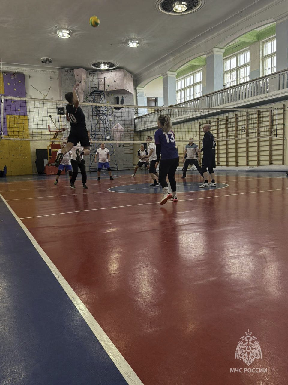 Каменск-Уральские огнеборцы лучшие волейболисты города