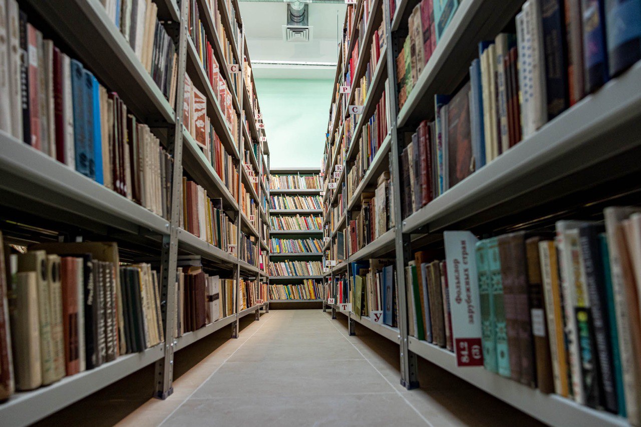 Алексей Орлов: Накануне празднования исторического Дня города в гимназии № 9 открыли современный информационно-библиотечный центр Алексей Орлов: Накануне празднования исторического Дня города в гимназии № 9 открыли современный информационно-библиотечный центр