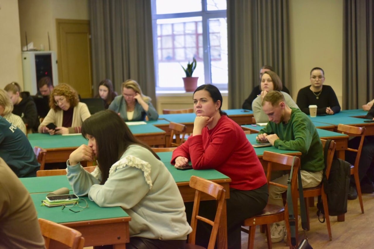 «Антивирус» для сознания: в УрФУ прошел интенсив для специалистов, работающих с молодежью «Антивирус» для сознания: в УрФУ прошел интенсив для специалистов, работающих с молодежью