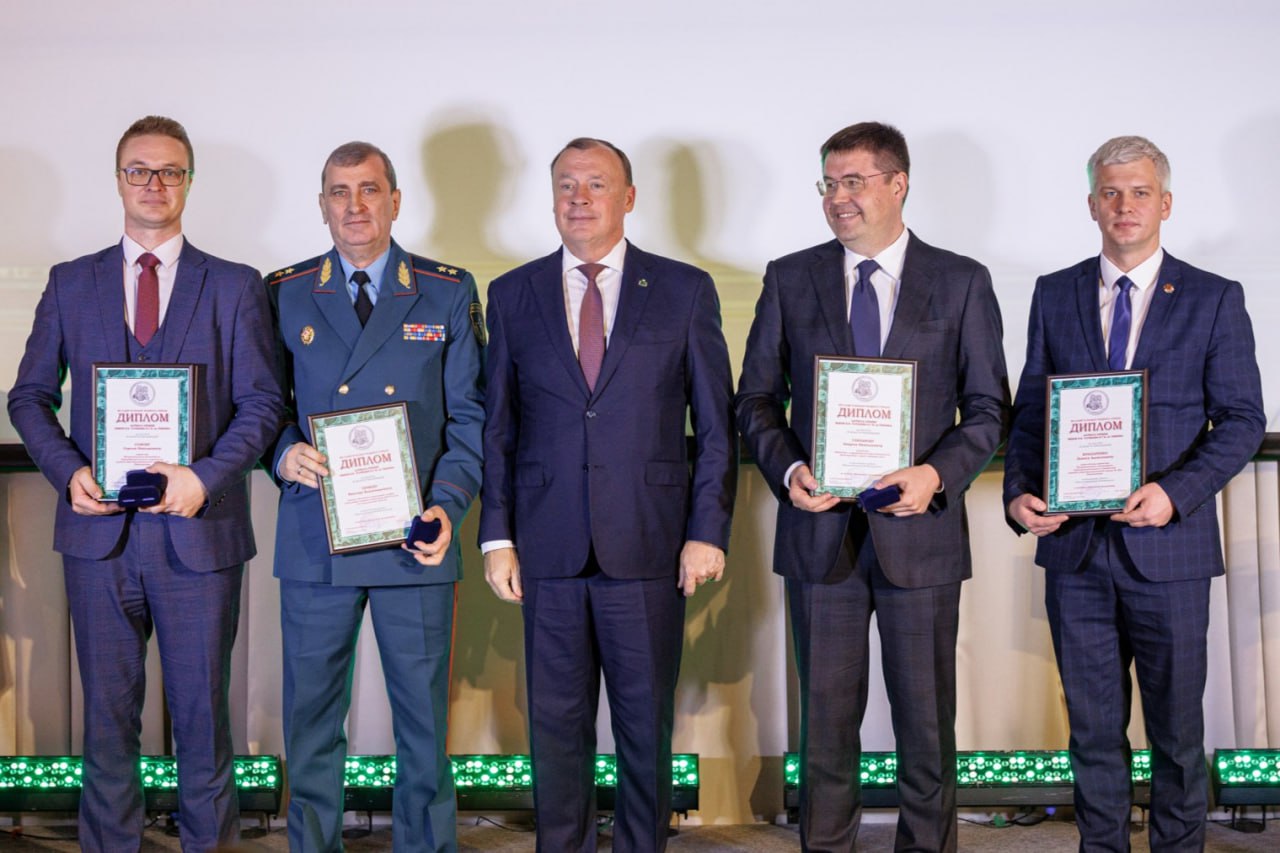 Начальник Главного управления МЧС России по Свердловской области Виктор Теряев удостоен премии имени Василия Татищева и Вильгельма де Геннина!