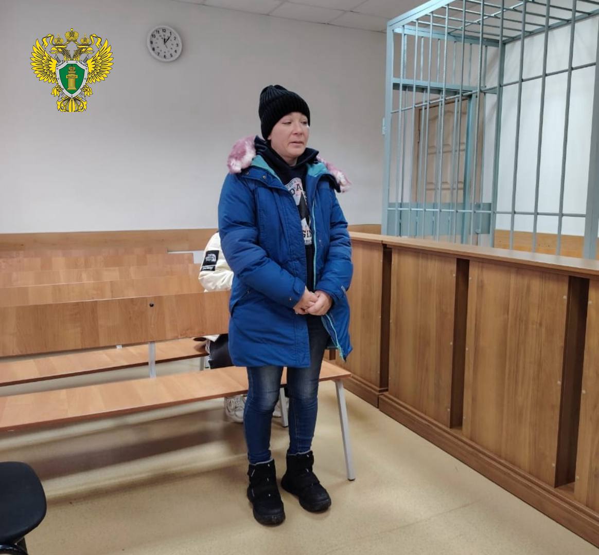 За истязание сына и лишние его свободы осуждена жительница Первоуральска