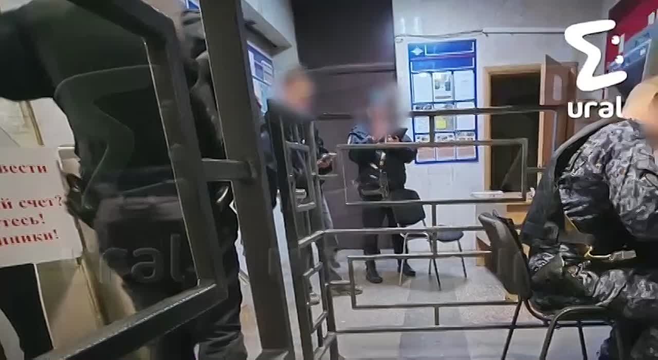 Четверо подростков пытались покорить самую высокую башню Екатеринбурга — "Исеть"