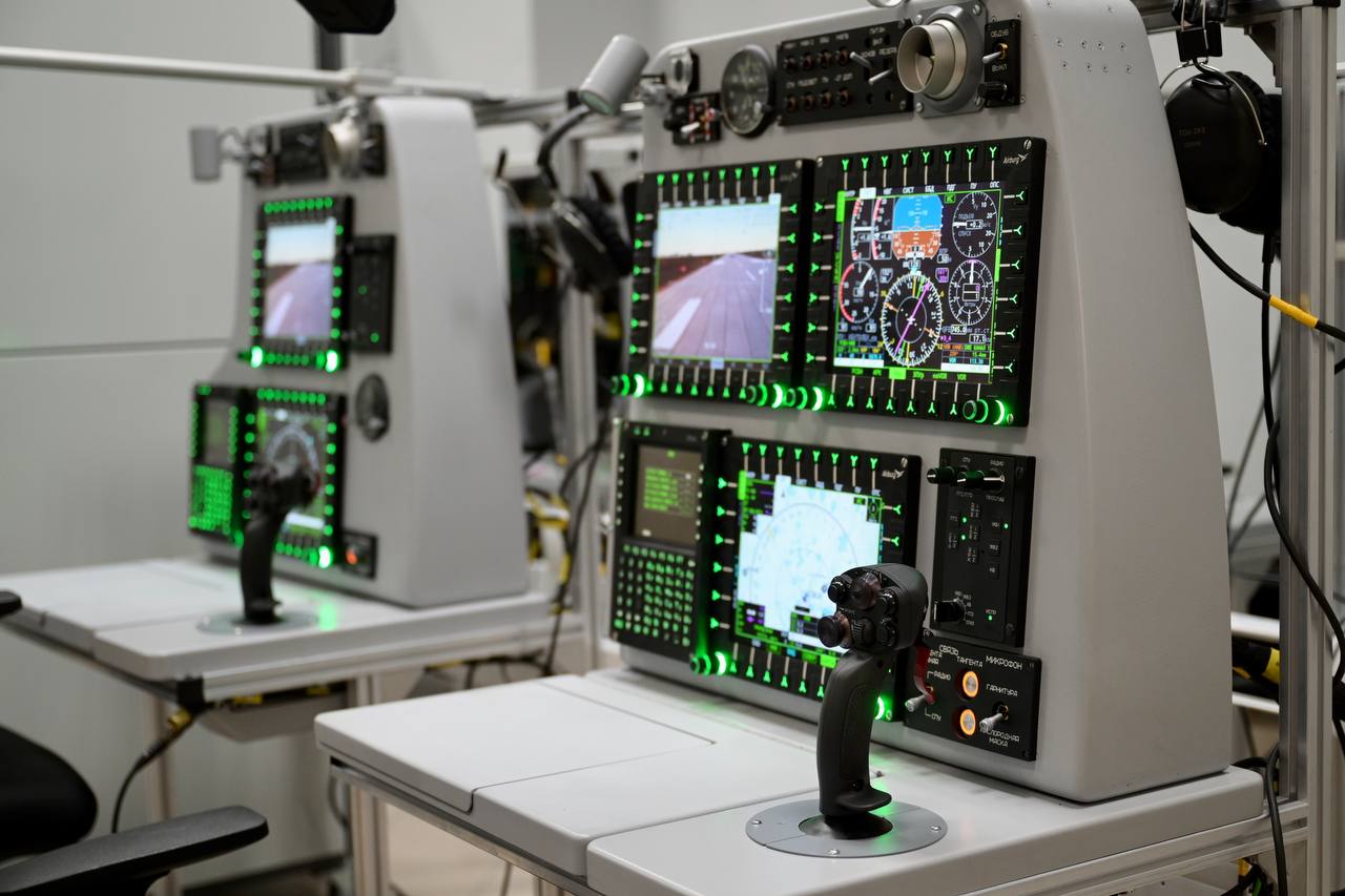 Губернатор Свердловской области Денис Паслер посетил производственную площадку авиационного предприятия «Эйрбург» Губернатор Свердловской области Денис Паслер посетил производственную площадку авиационного предприятия «Эйрбург»