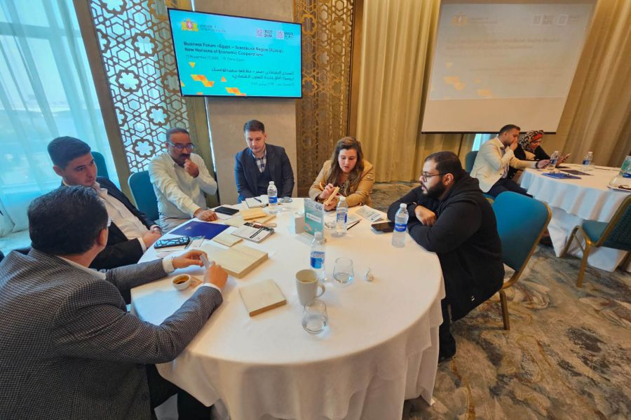 Делегация из 15 ведущих свердловских предприятий презентовала передовые разработки на форуме «Египет — Свердловская область (Россия): новые горизонты экономического сотрудничества» в Каире Делегация из 15 ведущих свердловских предприятий презентовала передовые разработки на форуме «Египет — Свердловская область (Россия): новые горизонты экономического сотрудничества» в Каире