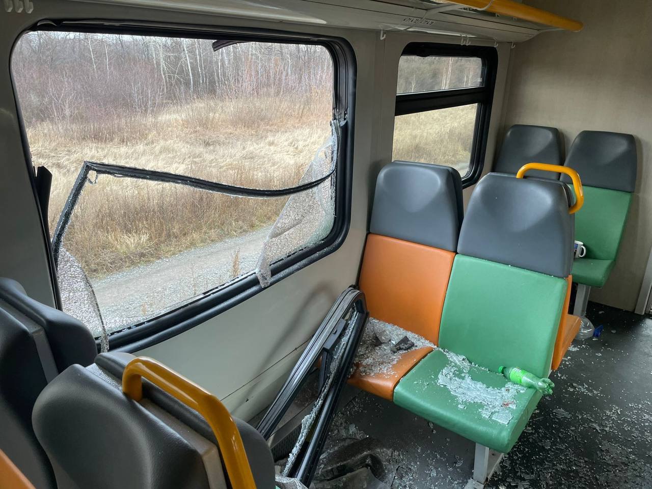 Транспортные полицейские Южного Урала проводят комплекс мероприятий, направленных на установление причин столкновения электропоезда и грузового автомобиля на перегоне Транспортные полицейские Южного Урала проводят комплекс мероприятий, направленных на установление причин столкновения электропоезда и грузового автомобиля на перегоне