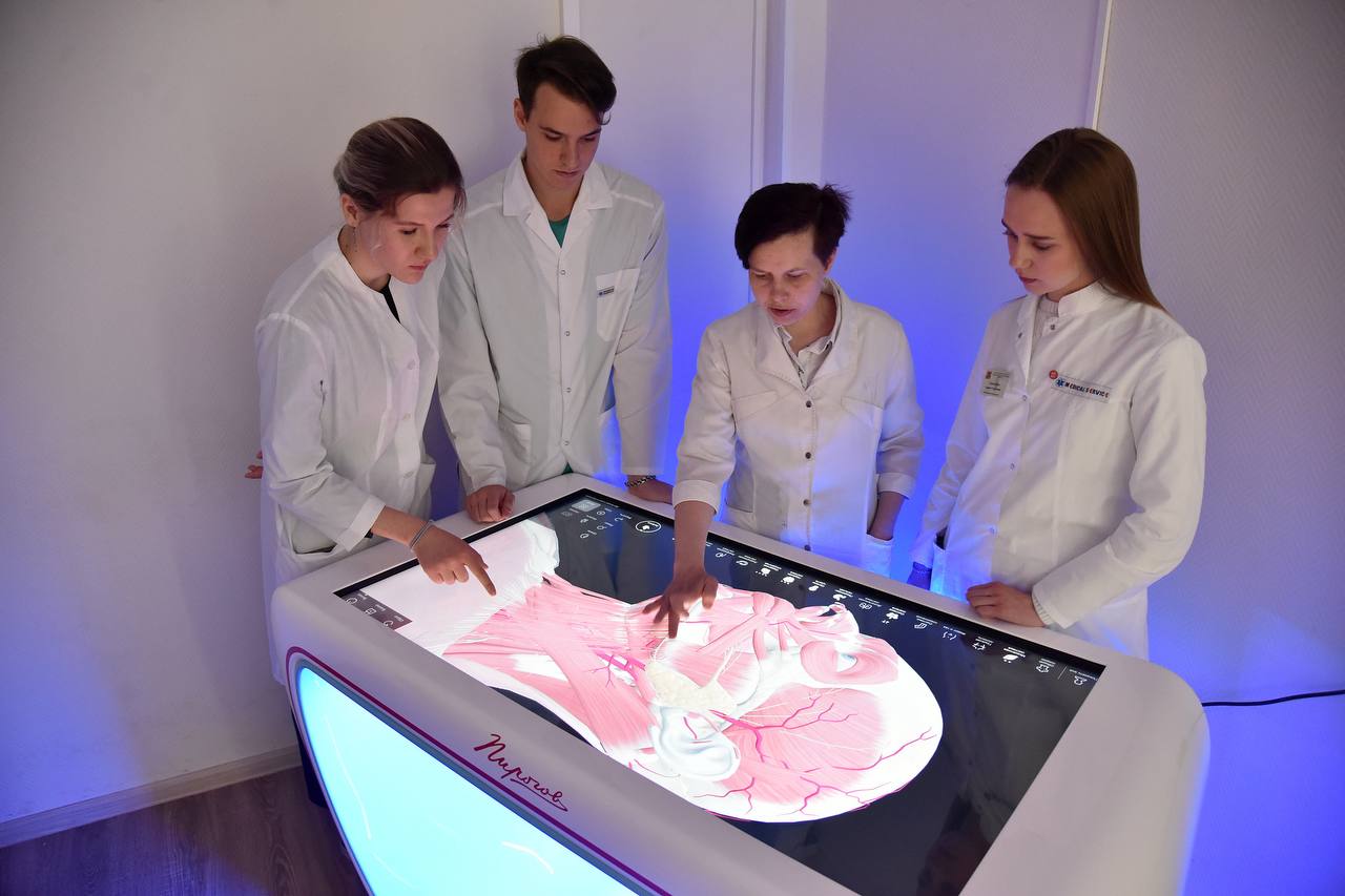 Денис Паслер поздравил профессорско-преподавательский состав свердловских вузов и ветеранов отрасли с Днем преподавателя высшей школы Денис Паслер поздравил профессорско-преподавательский состав свердловских вузов и ветеранов отрасли с Днем преподавателя высшей школы