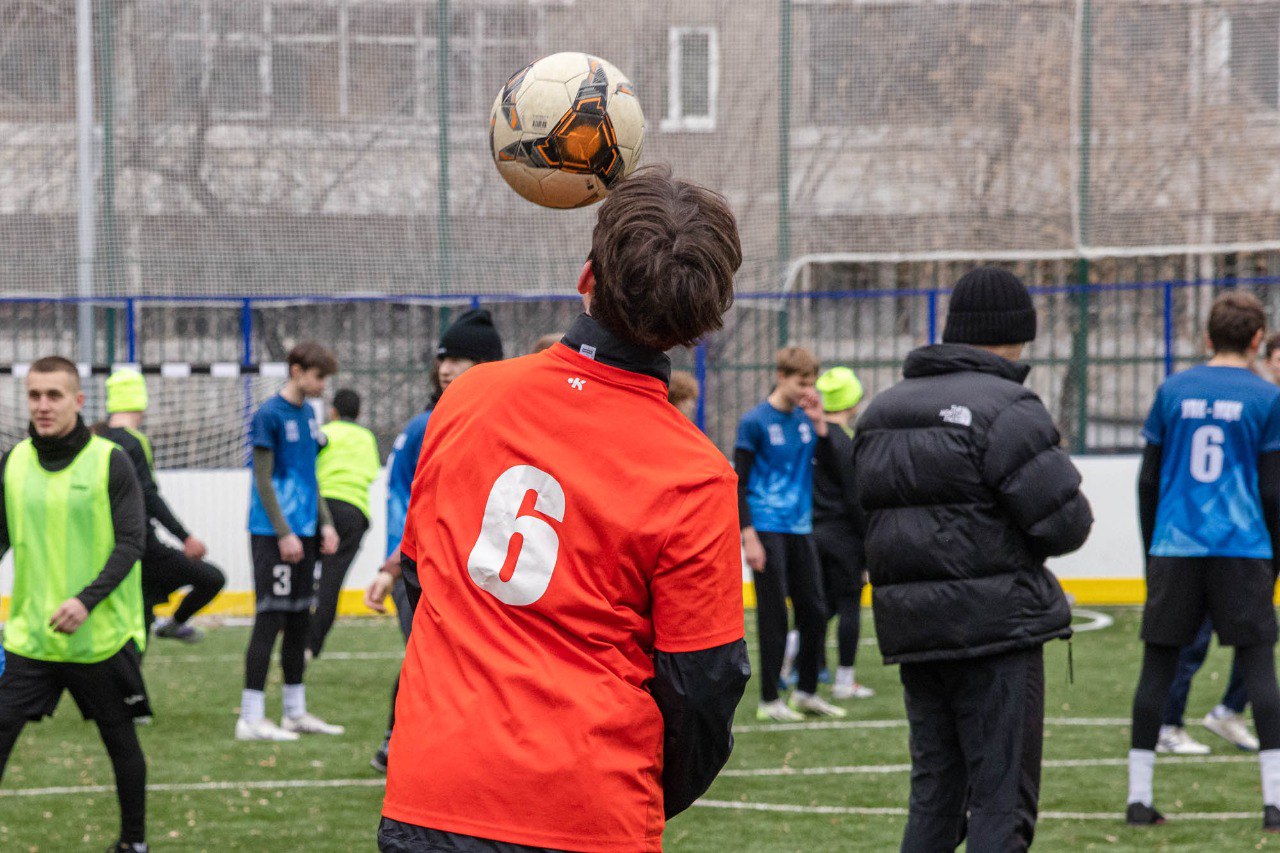 Алексей Орлов: На улице Мамина-Сибиряка, 8 открыли многофункциональную спортивную площадку, реконструированную в рамках проекта «Спорт в каждый двор» Алексей Орлов: На улице Мамина-Сибиряка, 8 открыли многофункциональную спортивную площадку, реконструированную в рамках проекта «Спорт в каждый двор»