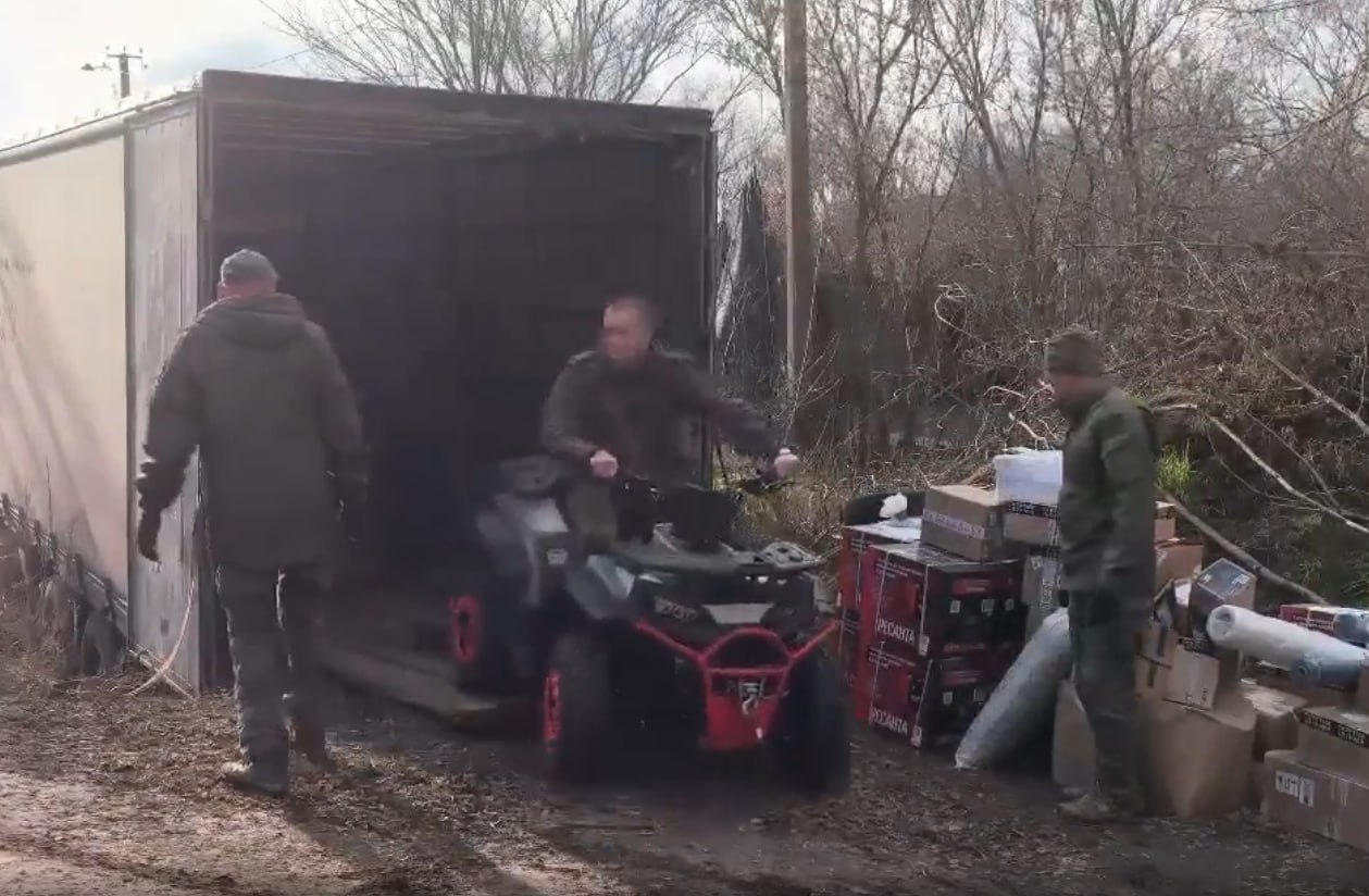 Свердловская область направила очередной гуманитарный груз весом 20 тонн в зону СВО и подшефный Тельмановский муниципальный округ ДНР Свердловская область направила очередной гуманитарный груз весом 20 тонн в зону СВО и подшефный Тельмановский муниципальный округ ДНР