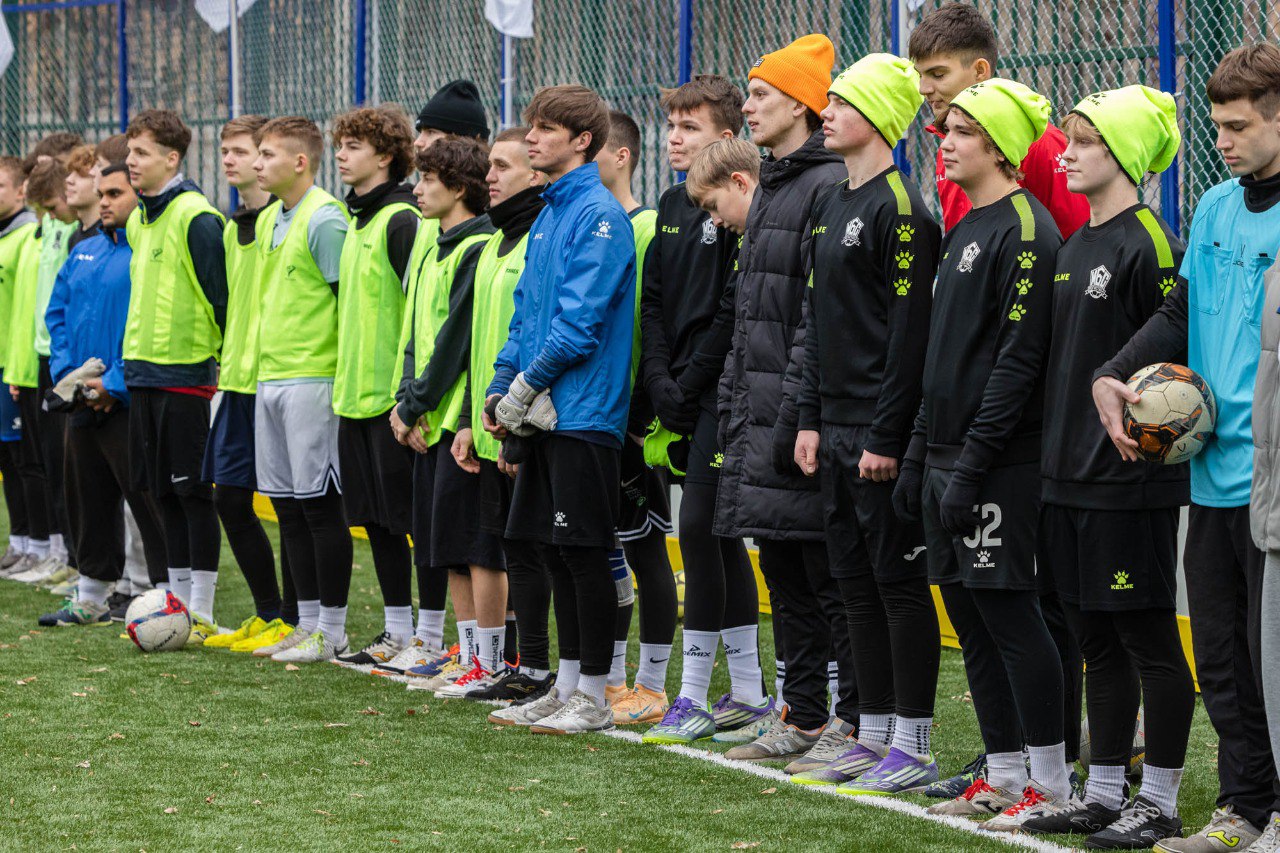 Алексей Орлов: На улице Мамина-Сибиряка, 8 открыли многофункциональную спортивную площадку, реконструированную в рамках проекта «Спорт в каждый двор» Алексей Орлов: На улице Мамина-Сибиряка, 8 открыли многофункциональную спортивную площадку, реконструированную в рамках проекта «Спорт в каждый двор»