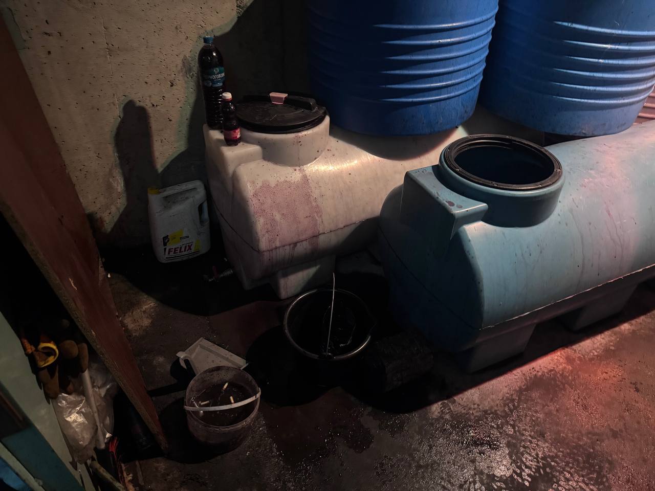 На Высоцкого накрыли подпольное производство грузинского вина На Высоцкого накрыли подпольное производство грузинского вина