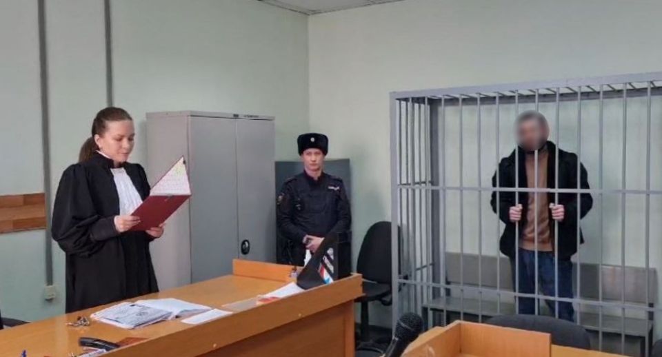 В Свердловской области ранее судимый гражданин признан виновным в ряде преступлений, в том числе в занятии высшего положения в преступной иерархии