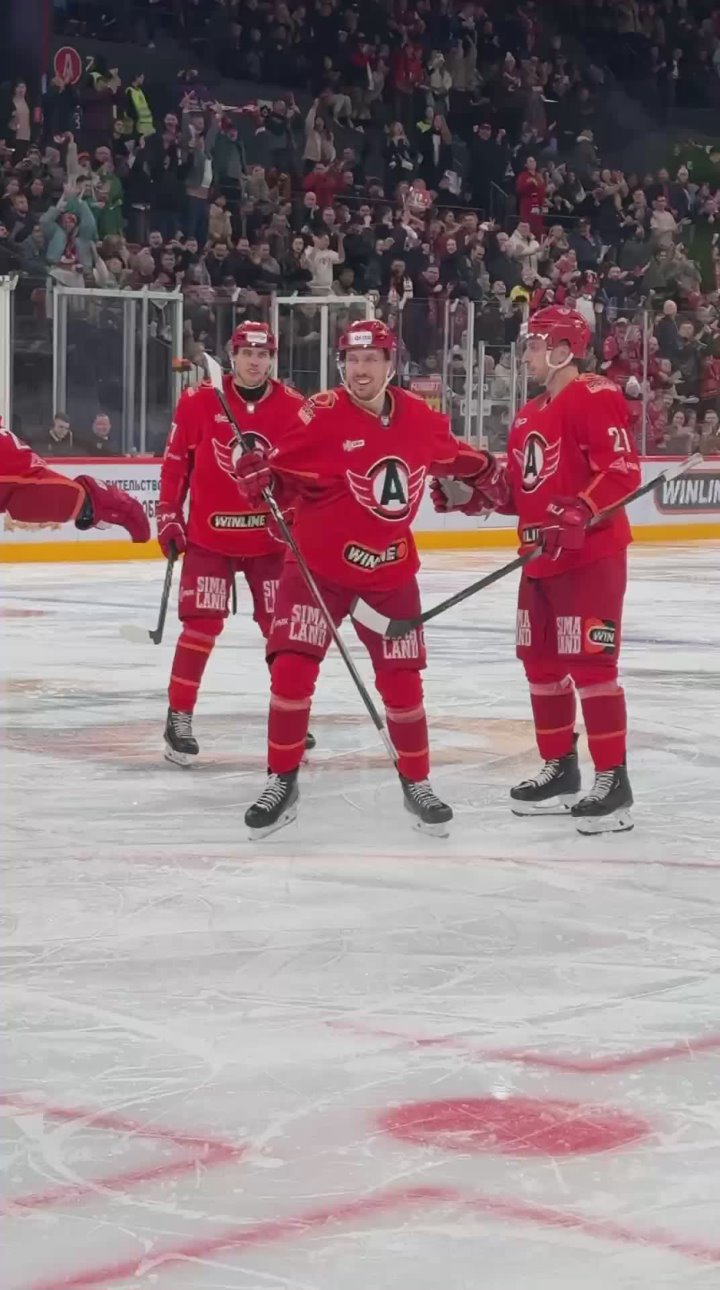 Хоккейный клуб «Автомобилист» уступил магнитогорскому «Металлургу» в регулярном матче КХЛ