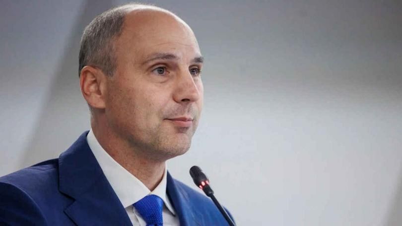 Губернатор Свердловской области "заменил" трёх министров