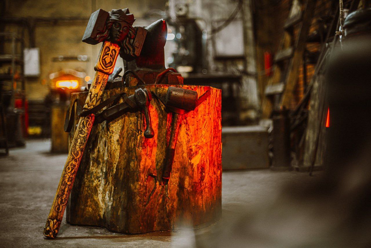 В Екатеринбурге создали серию из пяти инструментов по мотивам сказов Бажова В Екатеринбурге создали серию из пяти инструментов по мотивам сказов Бажова