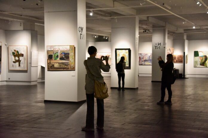 Конец ноября в этом году еще радует осенней погодой, а значит, самое время провести выходные вне дома, запасаясь позитивными впечатлениями на следующую рабочую неделю