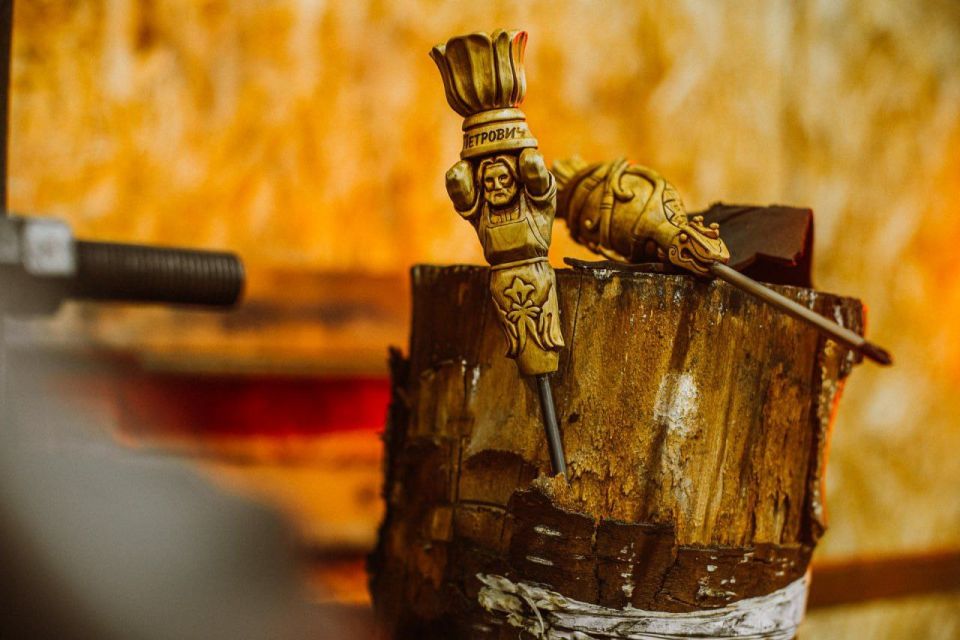 В Екатеринбурге создали серию из пяти инструментов по мотивам сказов Бажова