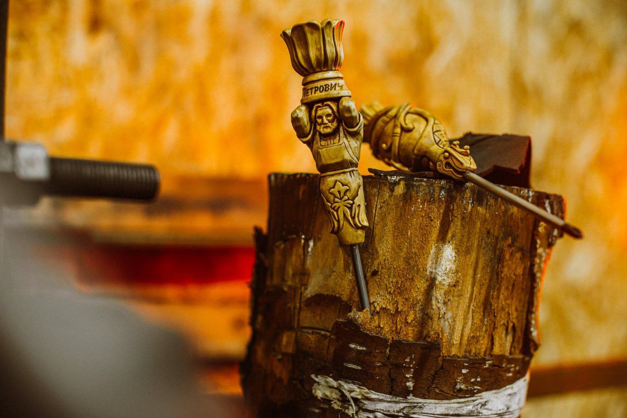 В Екатеринбурге создали серию из пяти инструментов по мотивам сказов Бажова