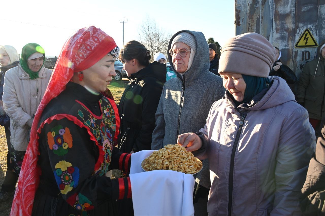 Новый газопровод запущен в эксплуатацию в Урмикеево по поручению Дениса Паслера Новый газопровод запущен в эксплуатацию в Урмикеево по поручению Дениса Паслера