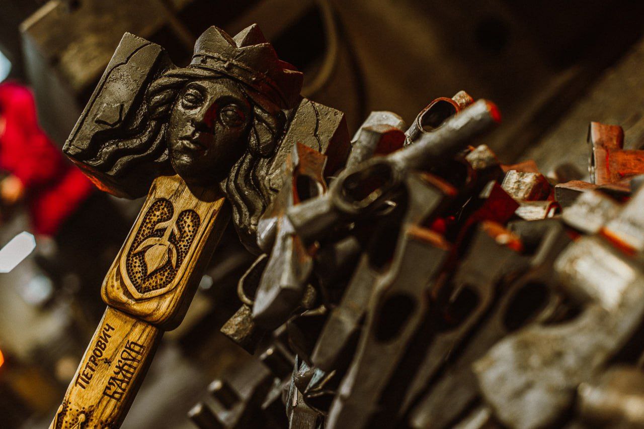 В Екатеринбурге создали серию из пяти инструментов по мотивам сказов Бажова В Екатеринбурге создали серию из пяти инструментов по мотивам сказов Бажова