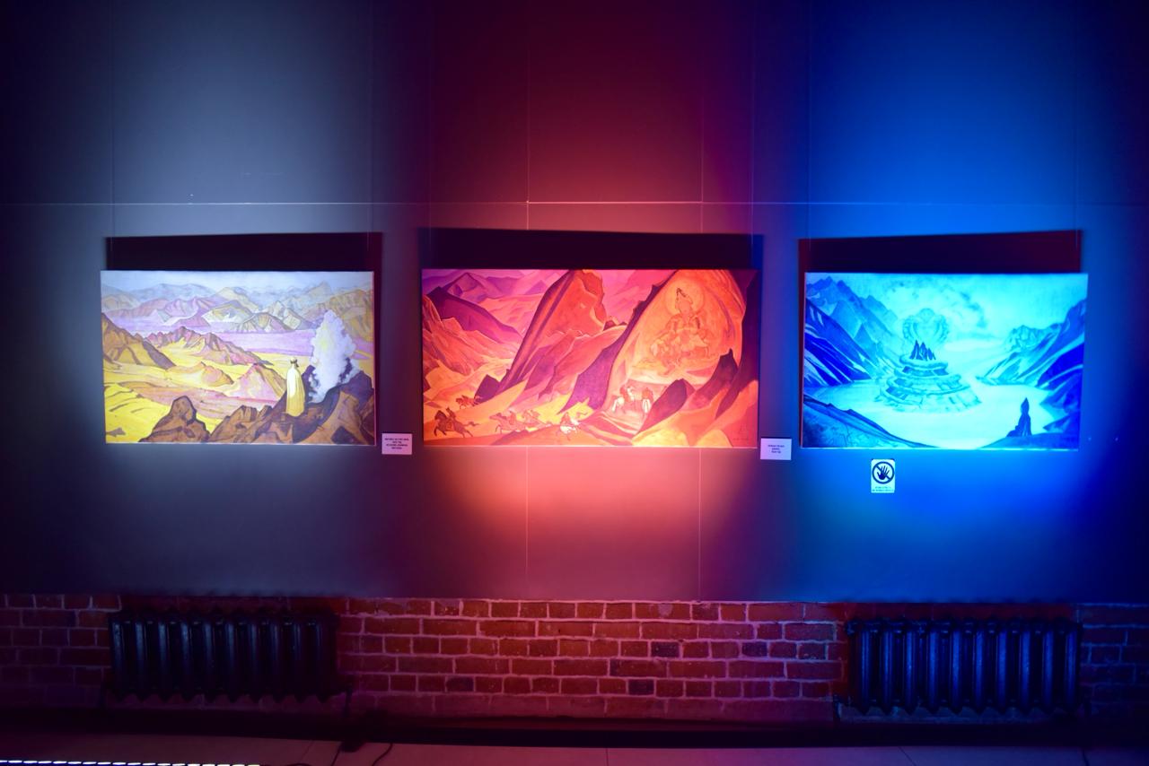 Международный центр искусств «Главный проспект» сегодня открыл три выставочных проекта, объединенных между собой именем и философией художника Николая Рериха Международный центр искусств «Главный проспект» сегодня открыл три выставочных проекта, объединенных между собой именем и философией художника Николая Рериха