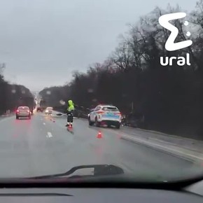 На трассе М5 — гигантский каток