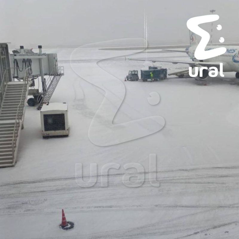 Из-за снегопада в Екатеринбурге самолеты опаздывают в Кольцово