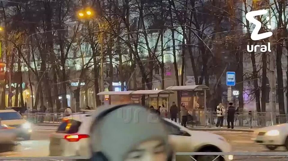 В Екатеринбурге из-за непогоды встал весь транспорт