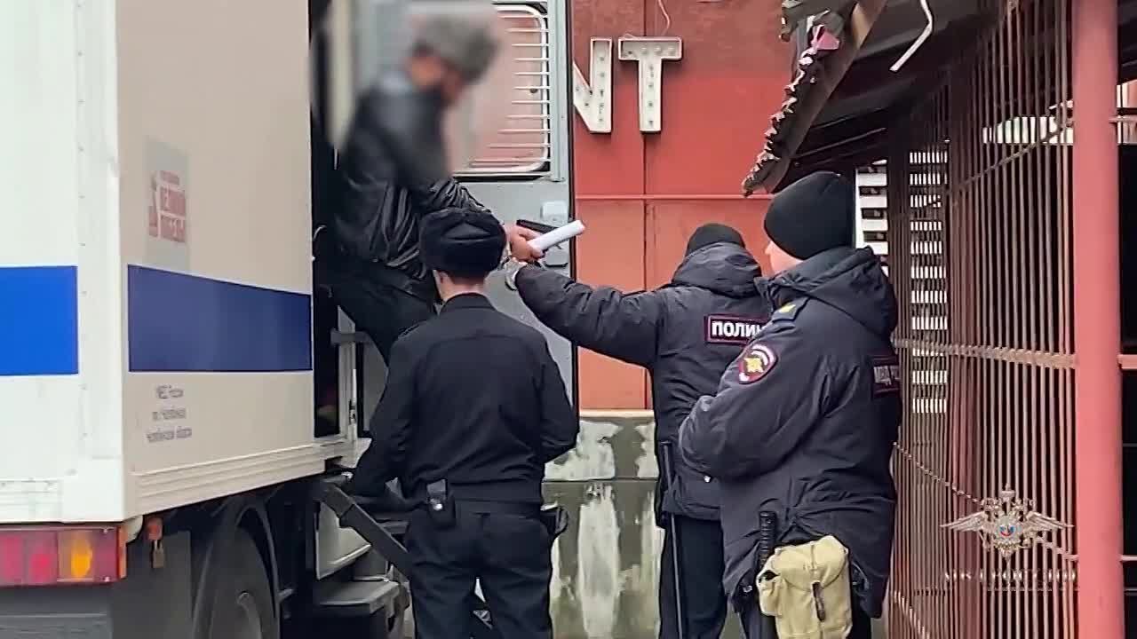 Ирина Волк: Мои коллеги из Челябинской и Свердловской областей совместно с сотрудниками регионального Управления ФСБ России пресекли деятельность этнической организованной группы, которая специализировалась на хищении выплат...