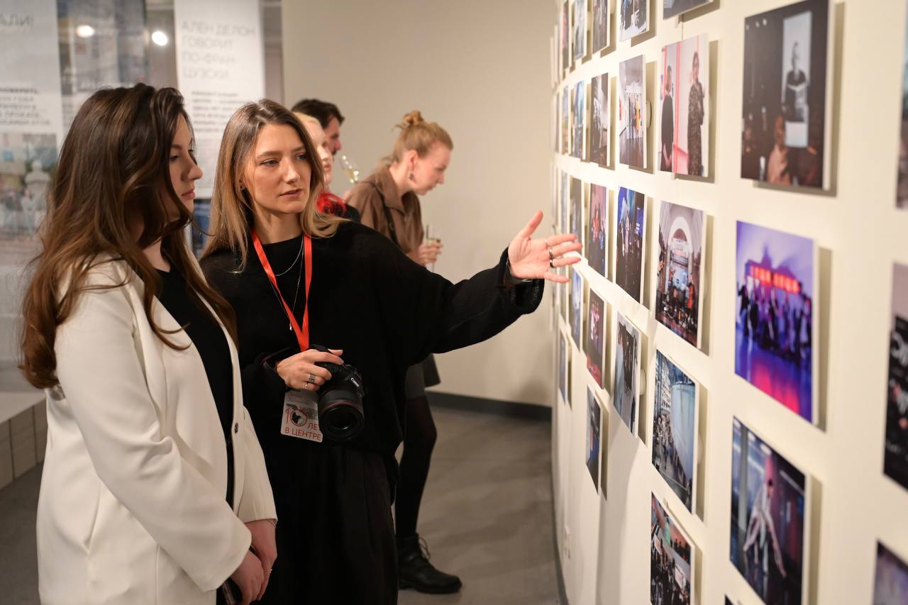 Денис Паслер поздравил уральцев и гостей региона с 10-летием Ельцин Центра Денис Паслер поздравил уральцев и гостей региона с 10-летием Ельцин Центра