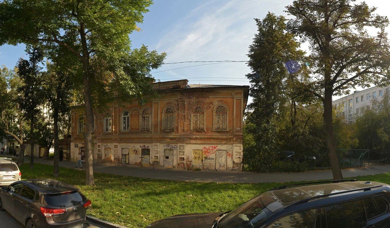 В Екатеринбурге расселяют старинный особняк купца Рожнова