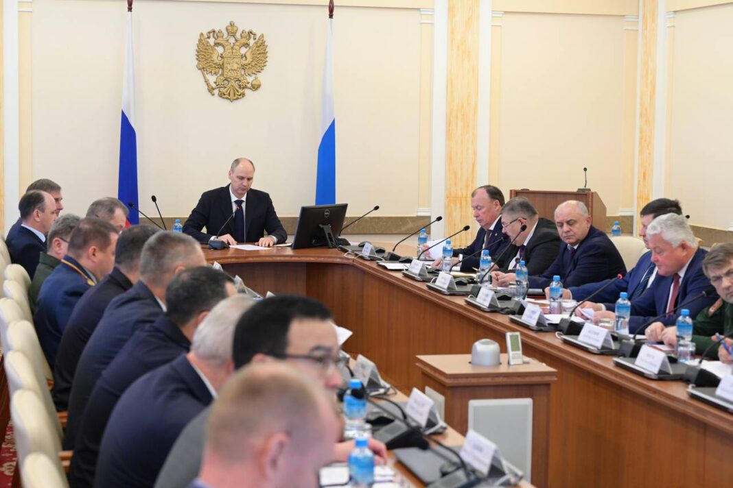 Губернатор Свердловской области Денис Паслер 25 ноября провел заседание антитеррористической комиссии региона