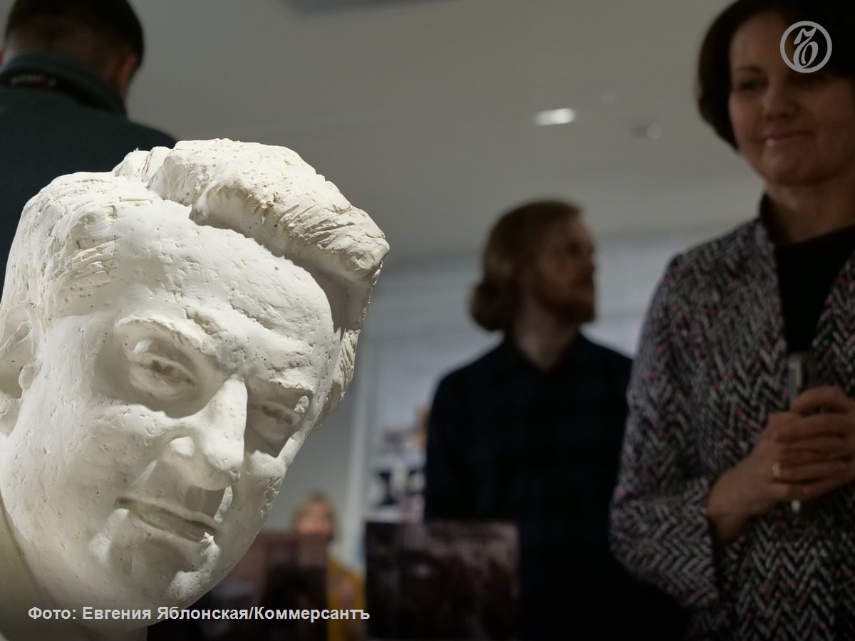 Празднование юбилея Ельцин-центра началось с открытия выставки «10 лет в Центре», посвященной истории зарождения и создания Президентского центра Бориса Ельцина Празднование юбилея Ельцин-центра началось с открытия выставки «10 лет в Центре», посвященной истории зарождения и создания Президентского центра Бориса Ельцина