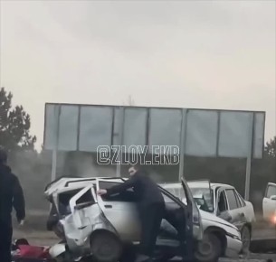 На трассе Екатеринбург-Шадринск-Курган произошло ДТП — два человека погибли, еще трое пострадали