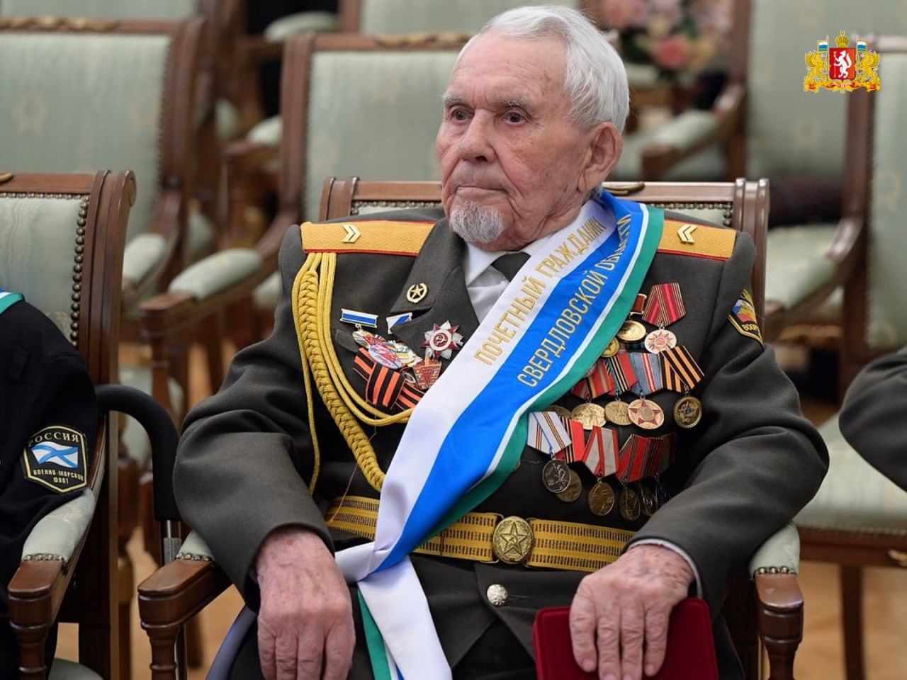 Медики Екатеринбурга укрепили здоровье фронтовика Мавлия Галиакбарова в преддверии его векового юбилея