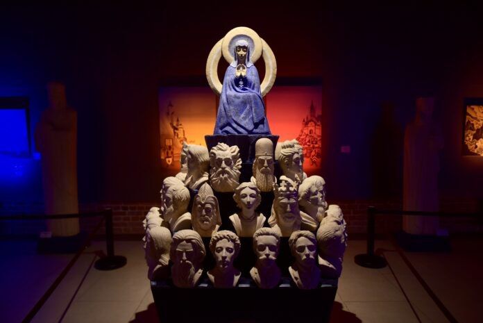 «Это же космос!»: международный центр искусств «Главный проспект» пригласил уральцев в «Мир Рериха»