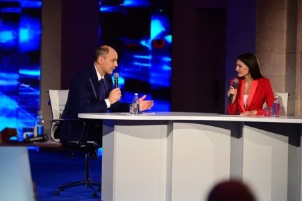 Губернатор Свердловской области Денис Паслер на прямой линии рассказал о скором запуске современного завода по производству мелющих шаров в Алапаевске