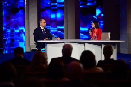 Денис Паслер о конфликтах в школах: «Я и за педагогов, и за детей»