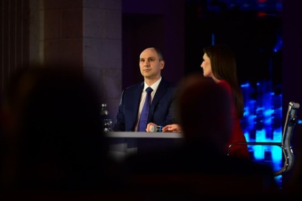 Денис Паслер на прямой линии ответил на жалобы жителей о работе системы обращения с ТКО в регионе