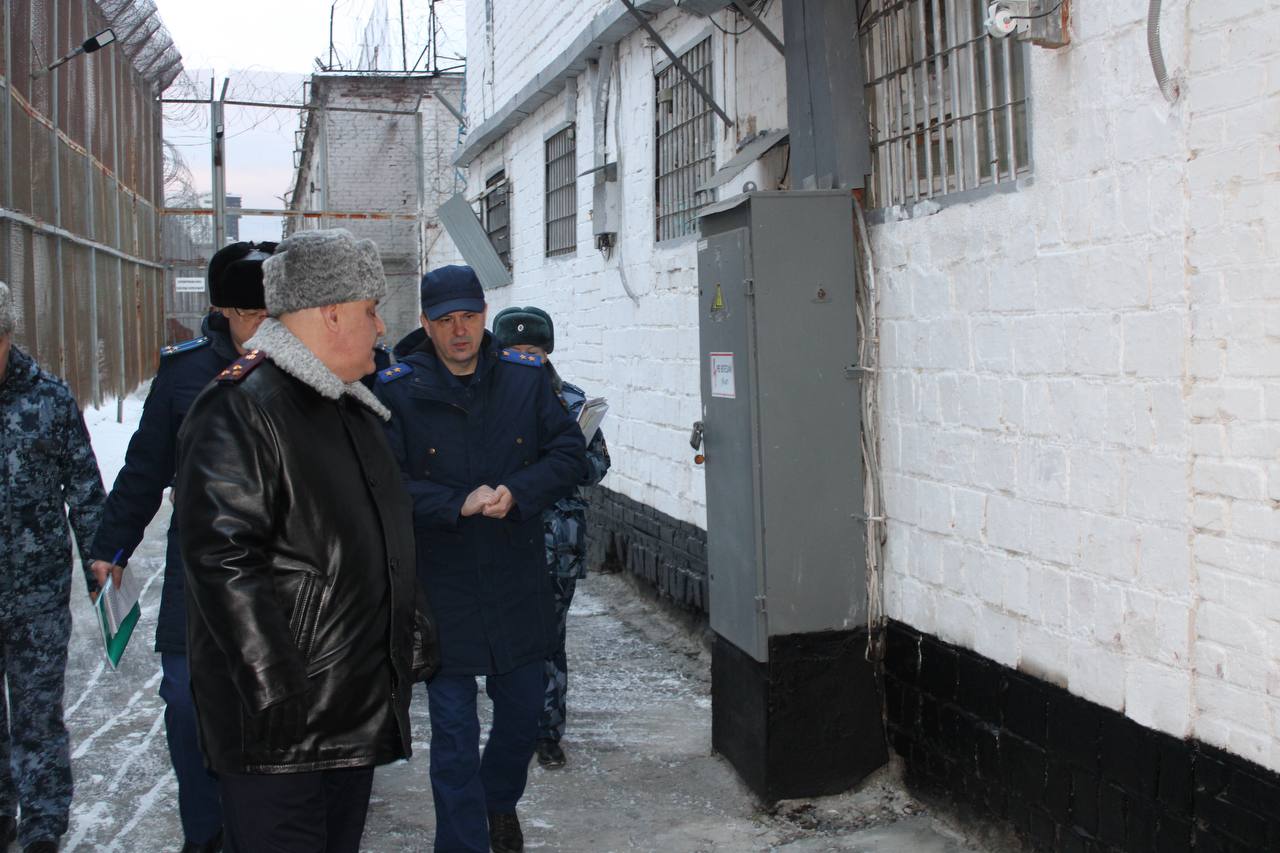 Сегодня, 27 ноября 2025 года, прокурор Свердловской области Борис Крылов проверил соблюдение законодательства в Исправительной колонии № 2 Сегодня, 27 ноября 2025 года, прокурор Свердловской области Борис Крылов проверил соблюдение законодательства в Исправительной колонии № 2