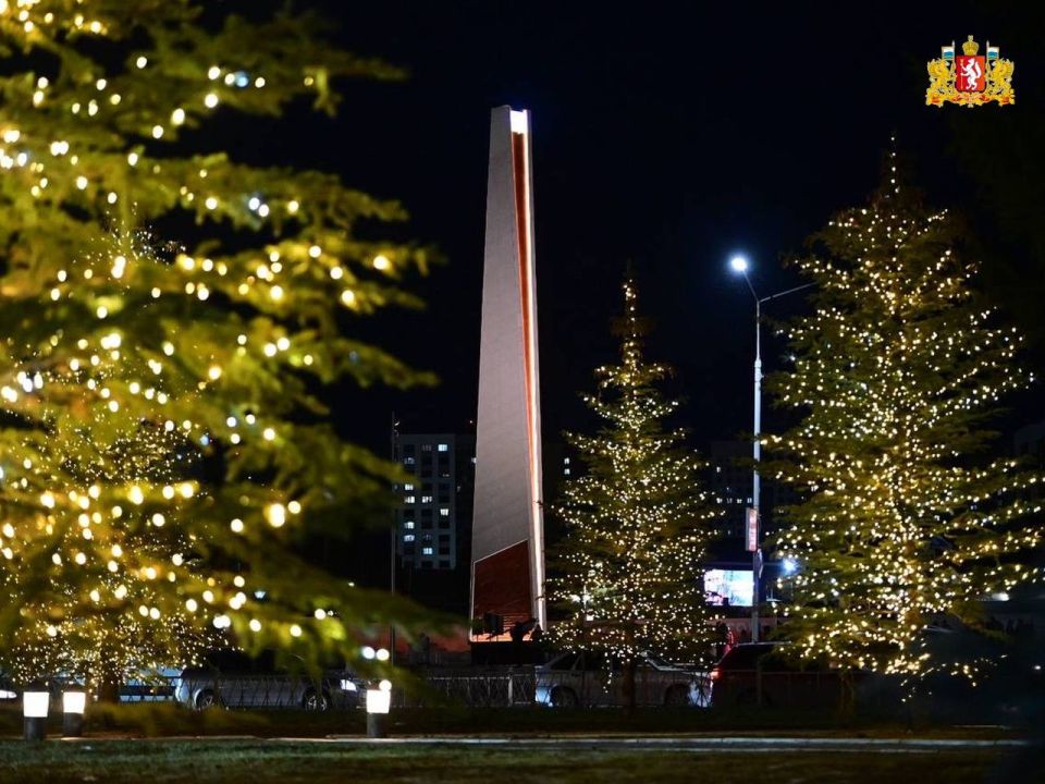 Губернатор Денис Паслер принял участие в открытии символа героического подвига уральских тружеников в тылу в годы Великой Отечественной войны