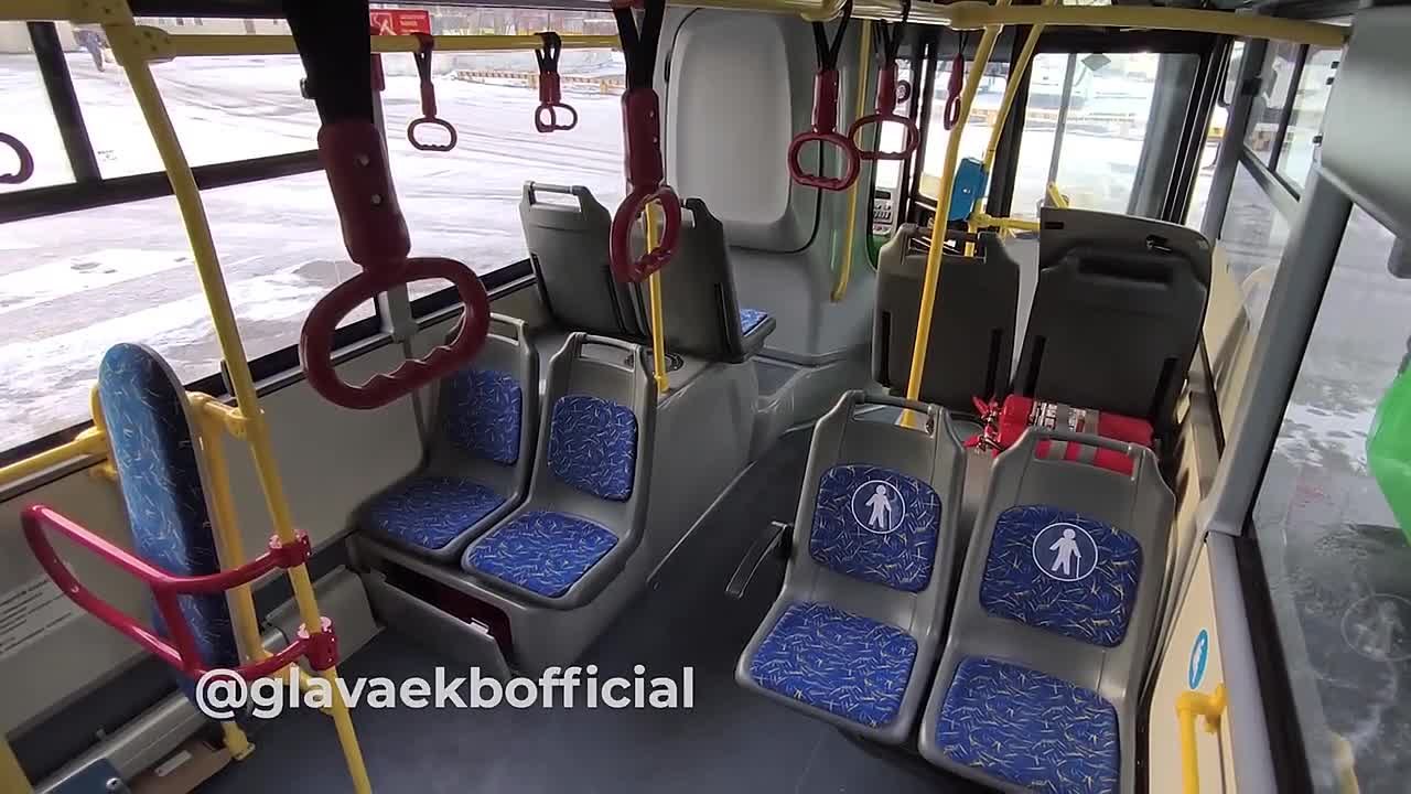 В Екатеринбург привезли 15 низкопольных автобусов