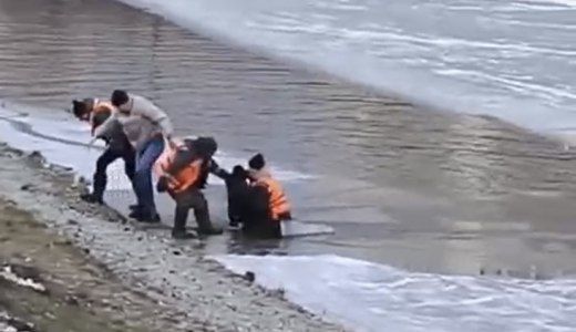 10-летний школьник провалился под лед в Екатеринбурге